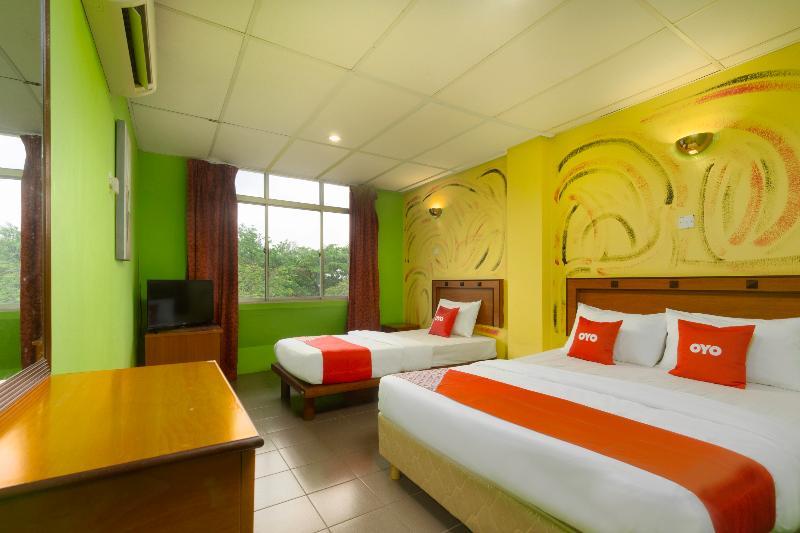 Oyo 44101 Hotel Dj Palace Lumut Exterior foto