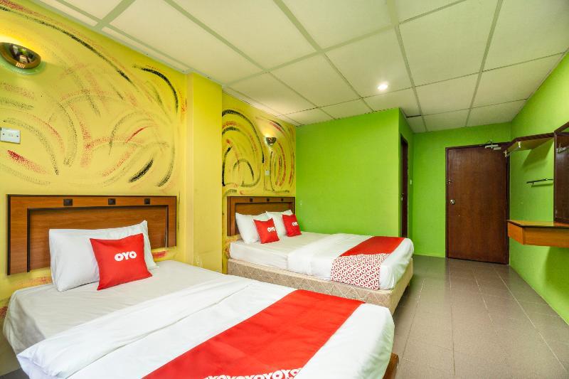 Oyo 44101 Hotel Dj Palace Lumut Exterior foto
