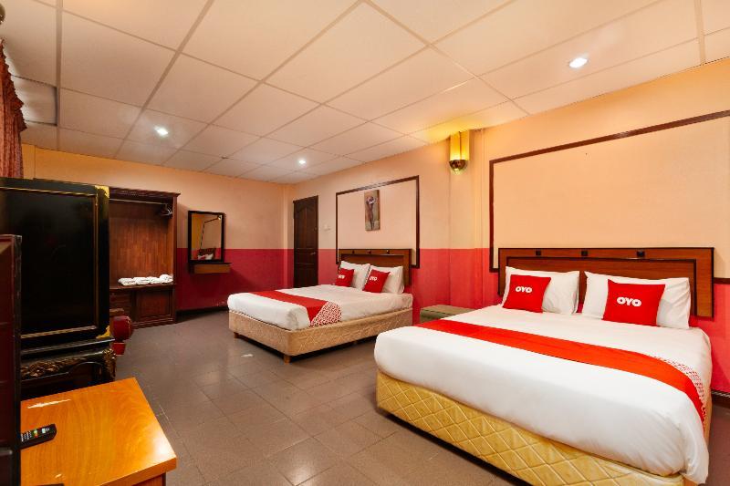 Oyo 44101 Hotel Dj Palace Lumut Exterior foto