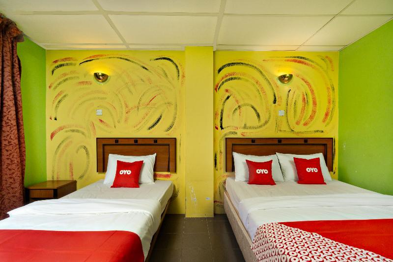 Oyo 44101 Hotel Dj Palace Lumut Exterior foto