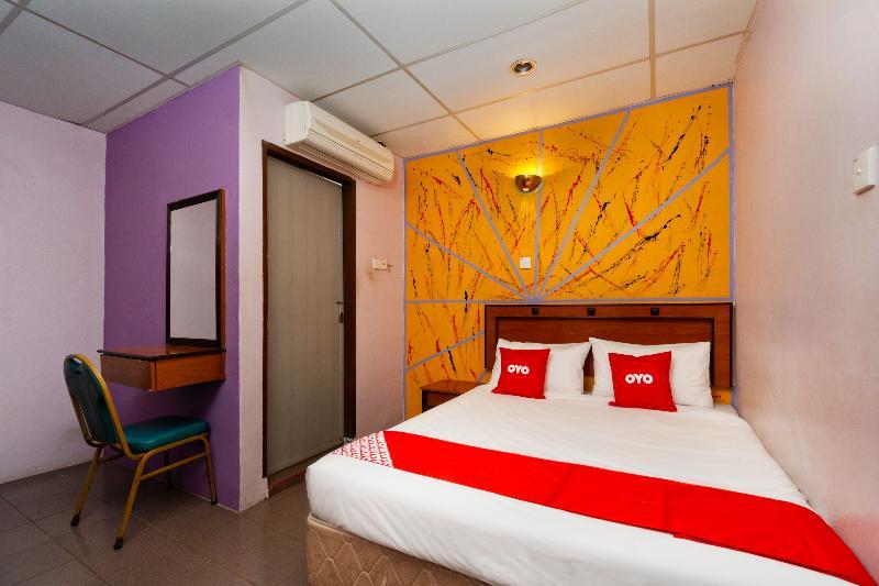 Oyo 44101 Hotel Dj Palace Lumut Exterior foto
