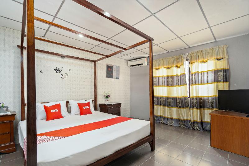 Oyo 44101 Hotel Dj Palace Lumut Exterior foto